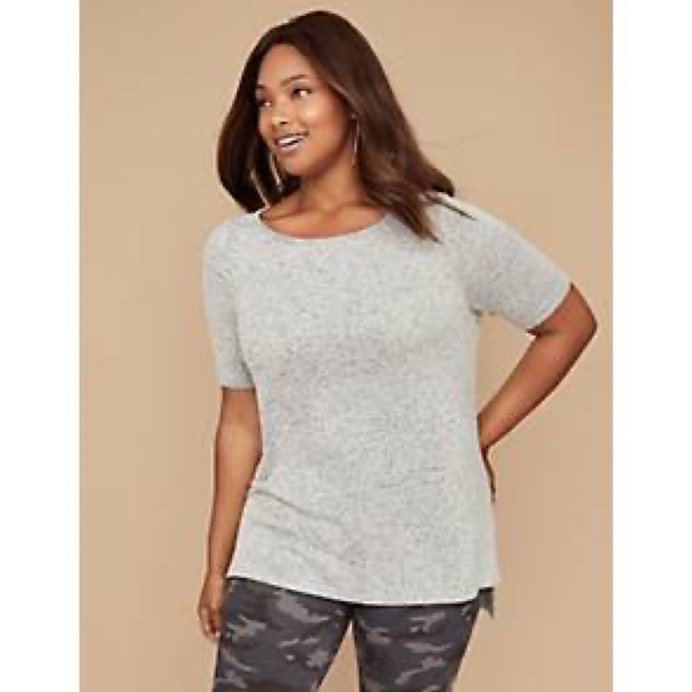 NWT Hacci Modest Sleeve Tee
